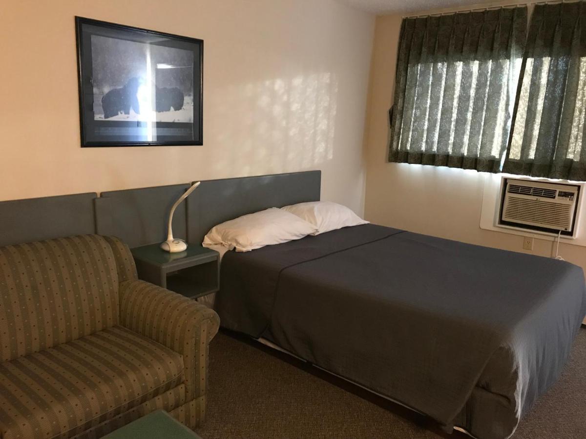 Plains Motor Inn Stettler エクステリア 写真