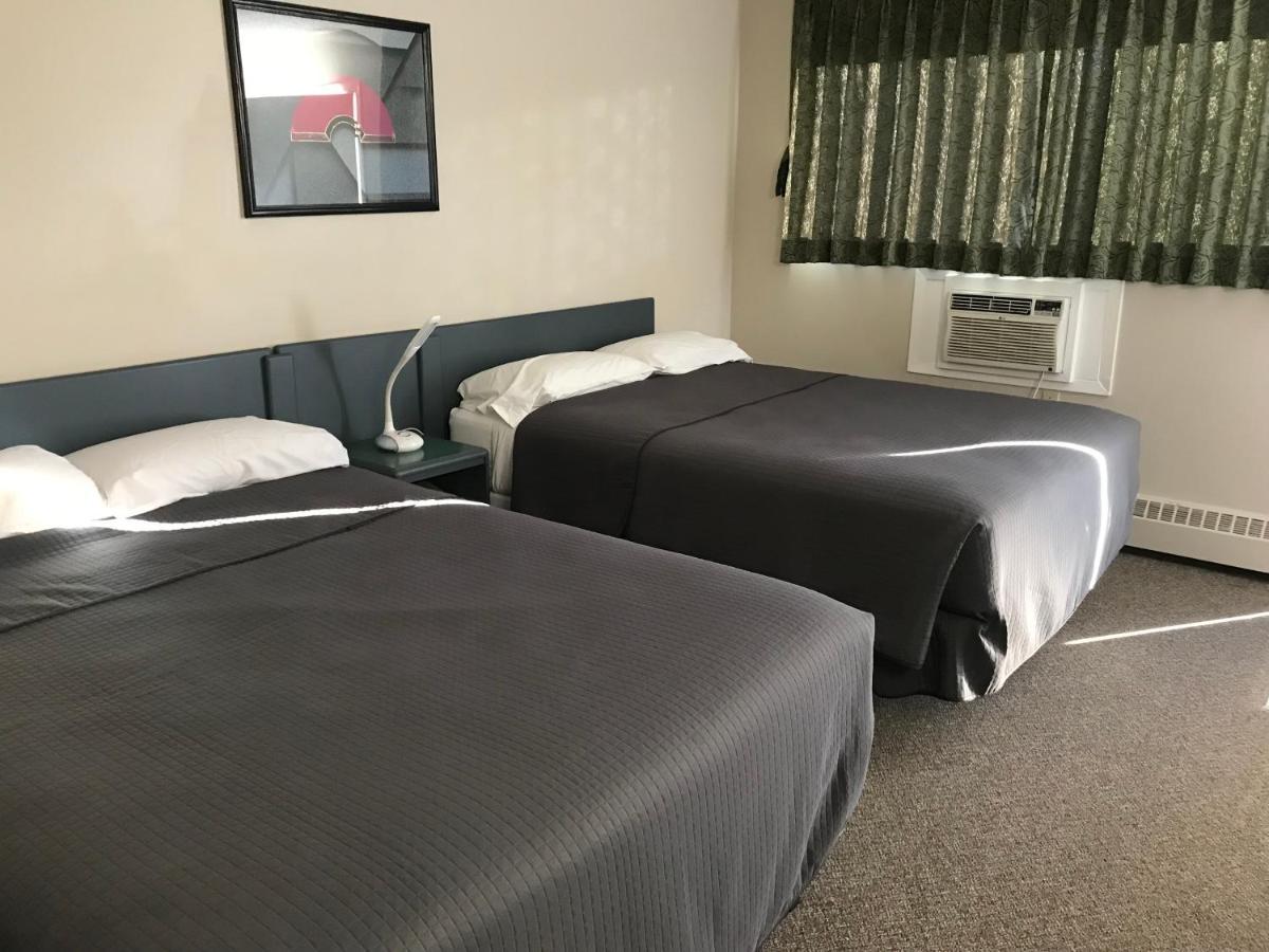 Plains Motor Inn Stettler エクステリア 写真