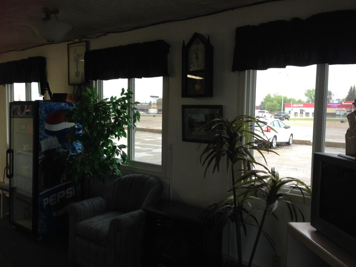 Plains Motor Inn Stettler エクステリア 写真