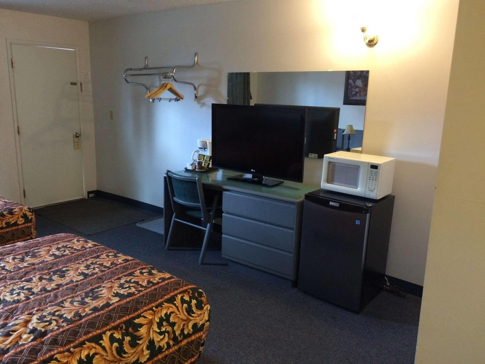 Plains Motor Inn Stettler エクステリア 写真
